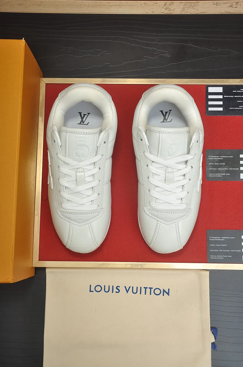 Men's men's shoes 💰700💶[LOUIS VUITTON] new original order 🍀LV Louis Vuitton * - top version of LV classic trendy shoes! Made of imported original fabrics, mesh lining, and original wear-resistant rubber foam outsole! High quality products! Size (female 35-40)